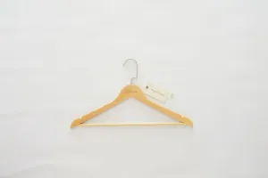 Fomozalr Coat hanger, Wooden Hangers - Pack of 20-360-Degree Rotatable Hook - Durable & Slim - Shoulder Grooves - Non-Slip Lightweight Hangers for Coats, Suits, Pant and Jackets - Natural Finish