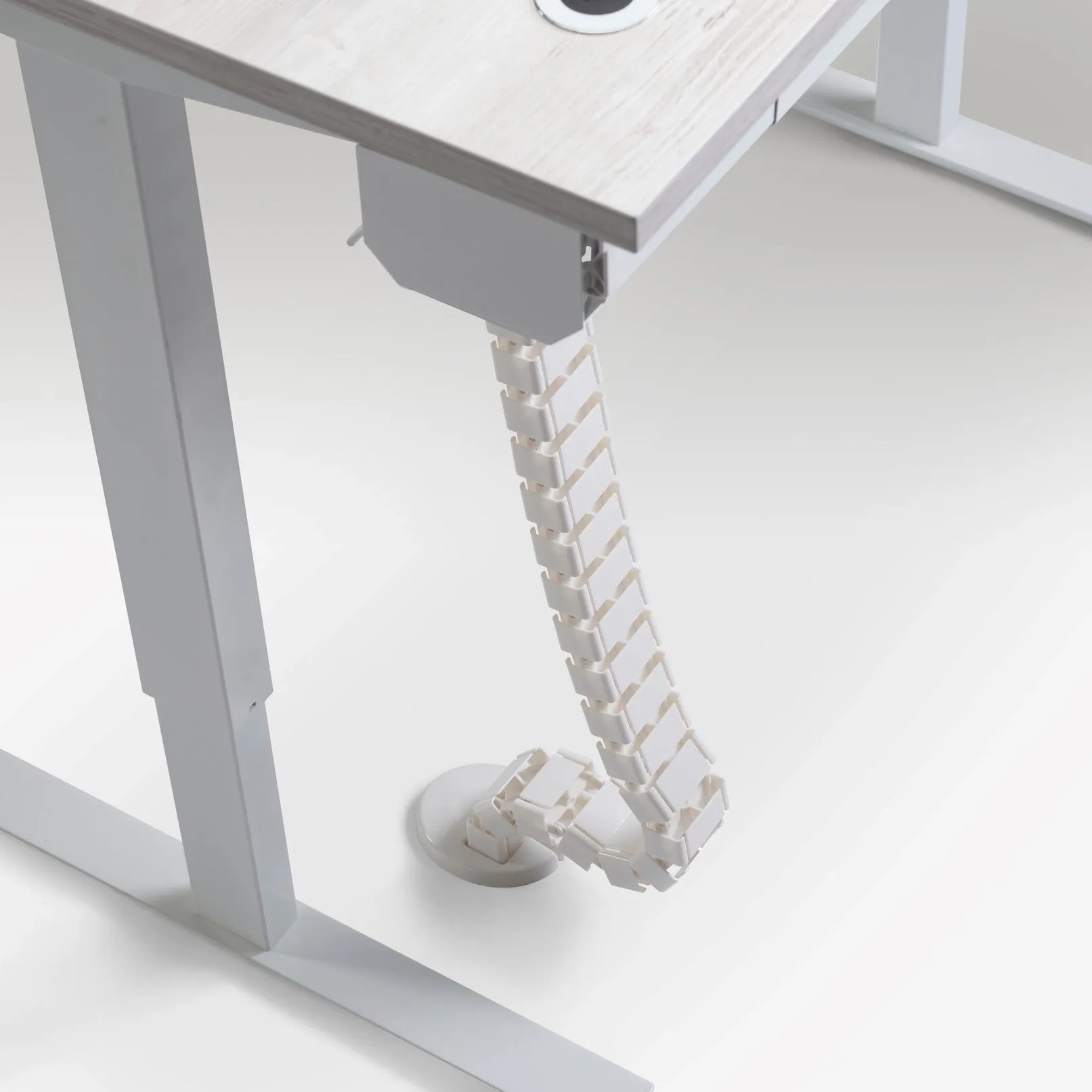 Kiruna Standing Desk Cable Spine